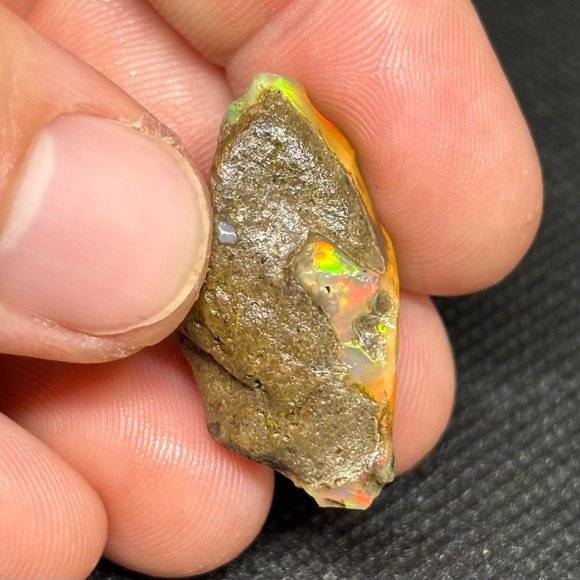 Vividly Bright Professional Grade Rough Ethiopian Opal For Lapidary Cutting - Picture 10 of 10